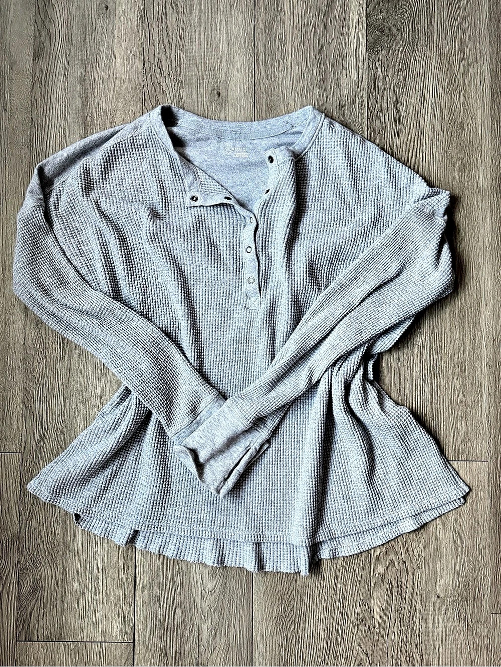 Offline Long Sleeve Henley in Gray Like New